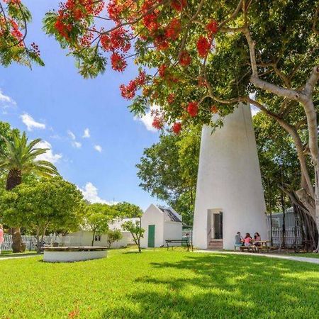 Artist Garden By Avantstay Great Location W Balcony Outdoor Dining Shared Pool Bbq Week Long Stays Key West Buitenkant foto