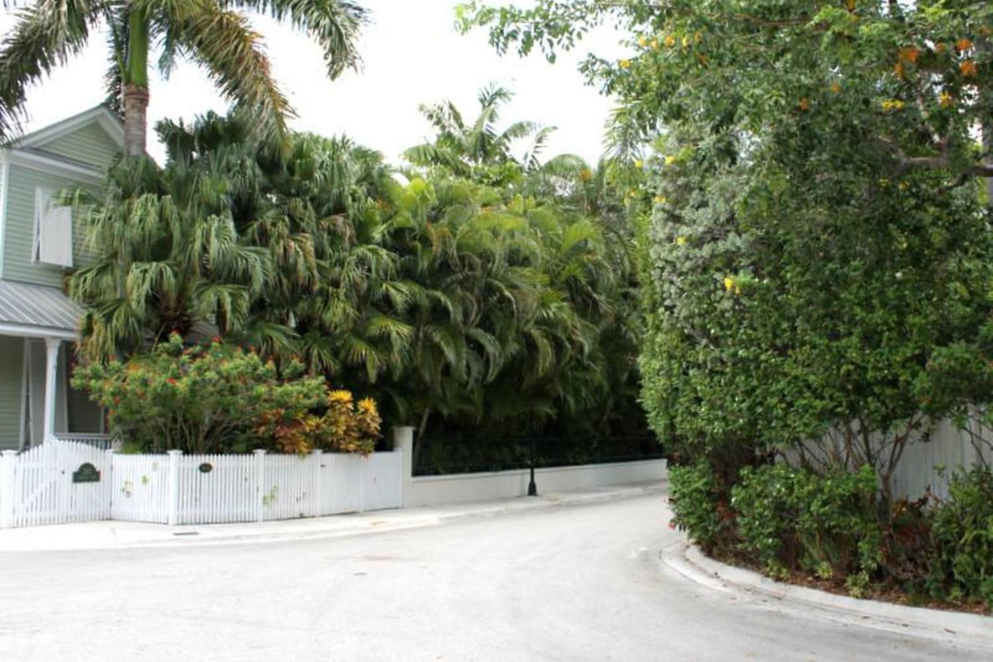 Artist Garden By Avantstay Great Location W Balcony Outdoor Dining Shared Pool Bbq Week Long Stays Key West Buitenkant foto