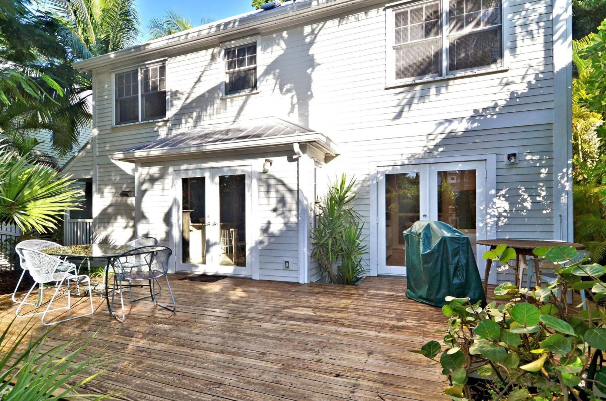 Artist Garden By Avantstay Great Location W Balcony Outdoor Dining Shared Pool Bbq Week Long Stays Key West Buitenkant foto